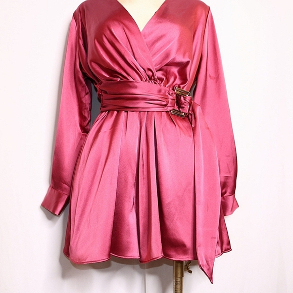 NWT ZARA Satin Tie Waist Romper with Gold buckle in Marsala (Mauve), Size Small - Picture 2 of 11